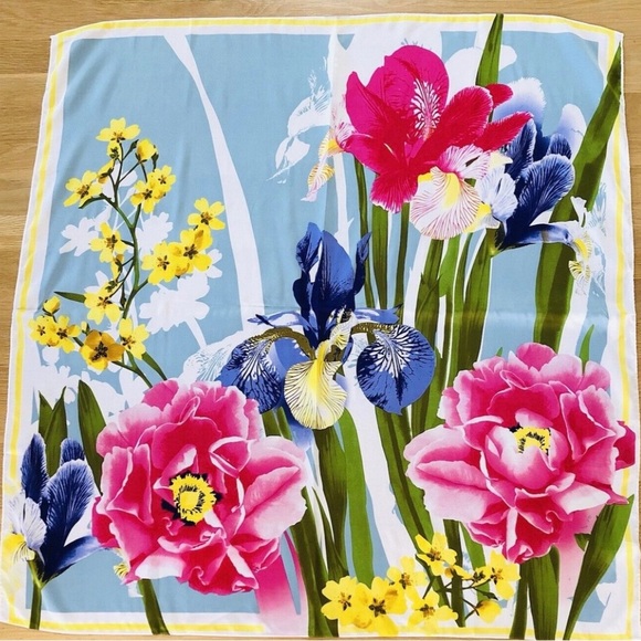 NWT Collection Eighteen 100% Silk Floral Scarf  Blue/Green/Pink/Yellow 3… - Picture 8 of 8